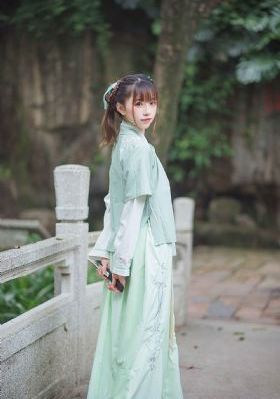 美玉足脚交一区二区三区图片_蓝光迅雷电影在线